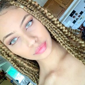 Meet your Posher, Adriana